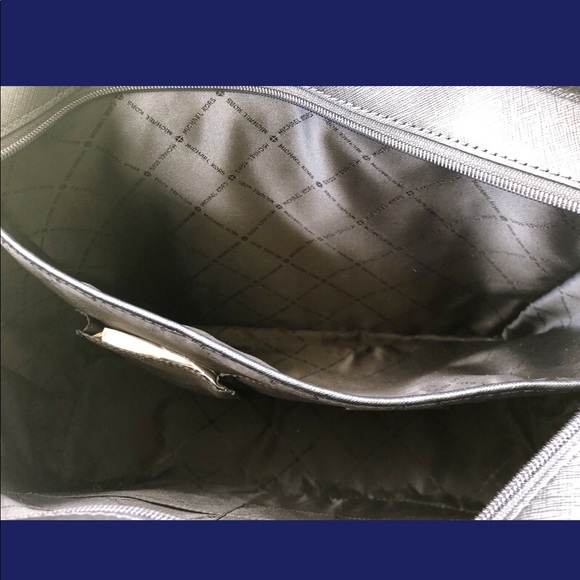 Michael Kors Large Tote &Wallet SET - Picture 6 of 8